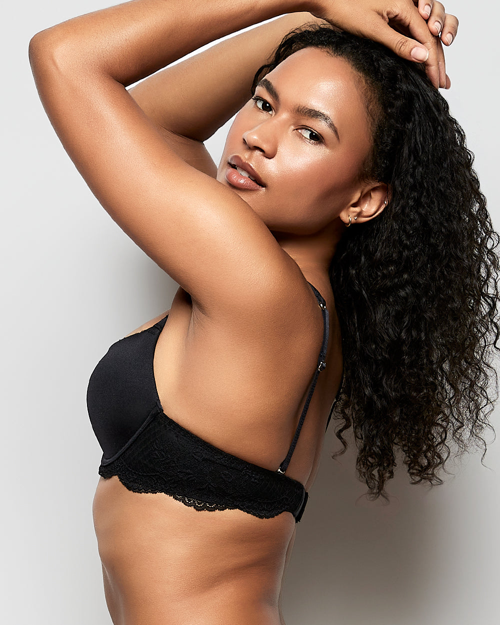 Lightly Lined Full Coverage Bra in Black